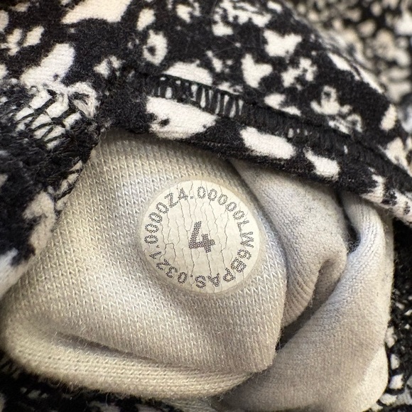 Lululemon Align High-Rise Crop 23" size 4 - Picture 8 of 8